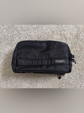 Artisan artisan makeup pouch with handle